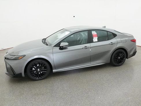 New 2026 Toyota Camry SE FWD image 5