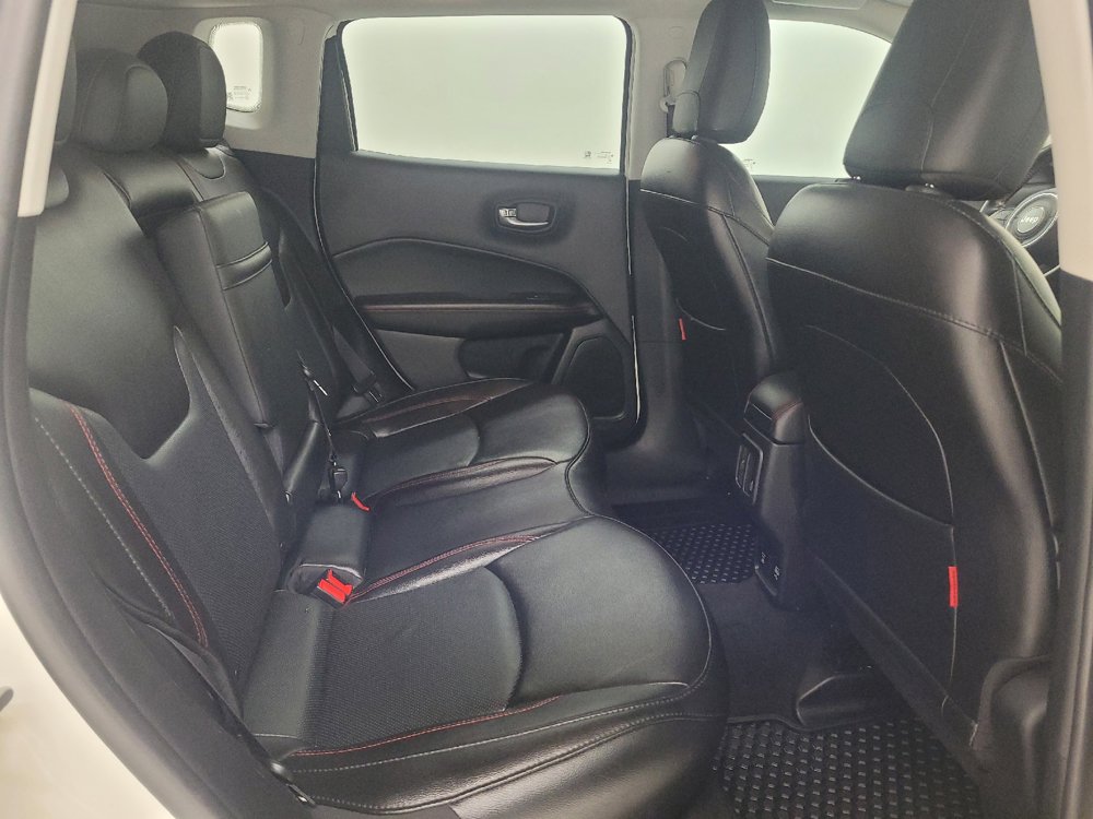 Used 2019 Jeep Compass Trailhawk w/ Leather Interior Group AWD/4WD image 19