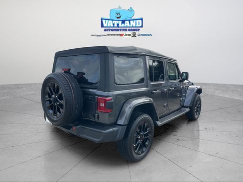 Used 2023 Jeep Wrangler Unlimited Sahara w/ Cold Weather Group image 5