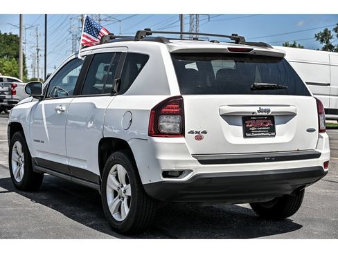 Used 2014 Jeep Compass Latitude AWD/4WD image 8