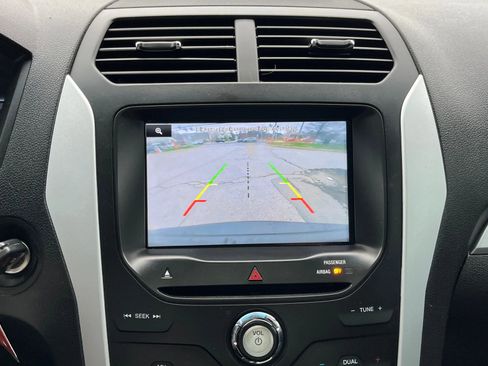 Used 2014 Ford Explorer XLT w/ Equipment Group 202A image 23