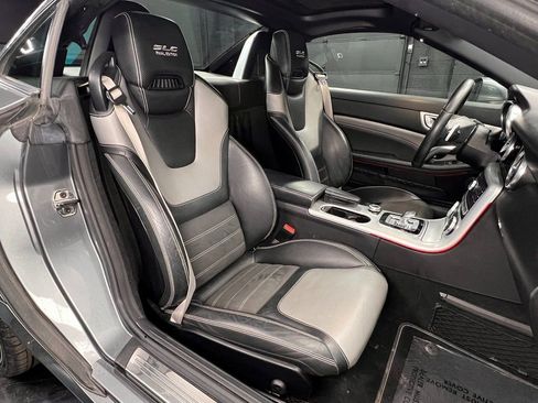 Used 2020 Mercedes-Benz SLC 300 image 3
