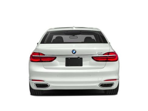 Used 2019 BMW 740i xDrive AWD/4WD image 8