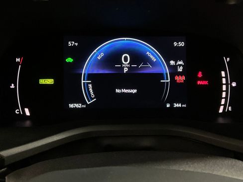 Used 2025 Toyota Camry SE FWD image 19