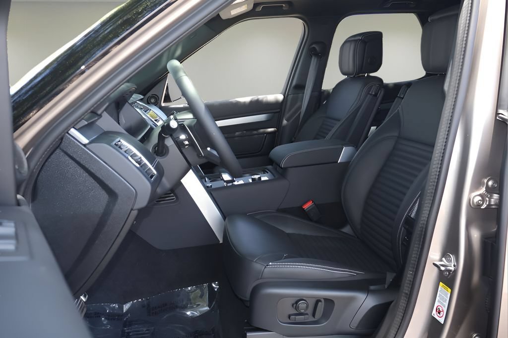 New 2026 Land Rover Discovery Dynamic SE AWD/4WD image 11