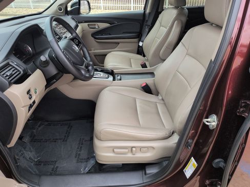 Certified 2020 Honda Pilot Touring image 11