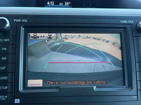 Used 2013 Toyota Sienna XLE w/ Premium Pkg image 45