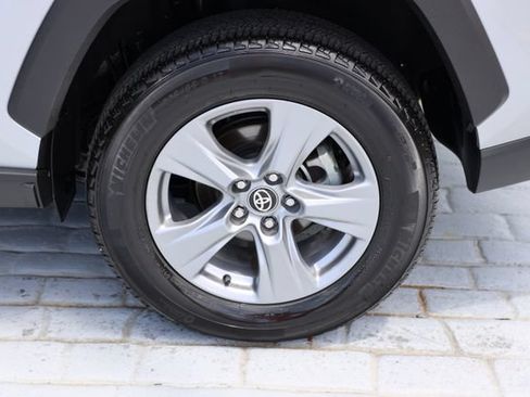 Used 2024 Toyota RAV4 XLE AWD/4WD image 42