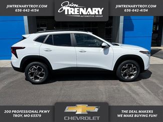 New 2025 Chevrolet Trax LT w/ LT Convenience Package image 1