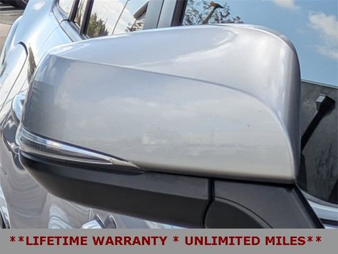 Used 2022 Toyota RAV4 SE image 13