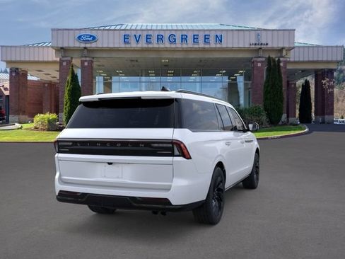 New 2026 Lincoln Navigator L Reserve w/ Jet Appearance Package AWD/4WD image 8