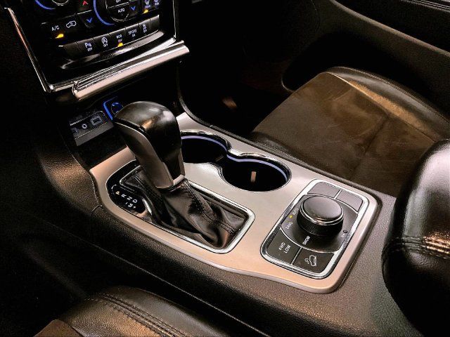 Used 2022 Jeep Grand Cherokee Laredo X AWD/4WD image 16
