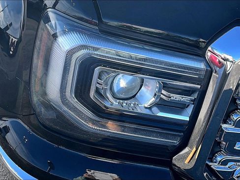 Used 2018 GMC Sierra 1500 SLT image 30