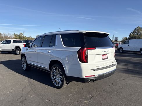 Used 2025 GMC Yukon Denali w/ Sun & Power Step Package image 6