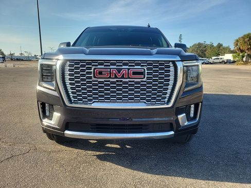 Used 2023 GMC Yukon XL Denali image 3