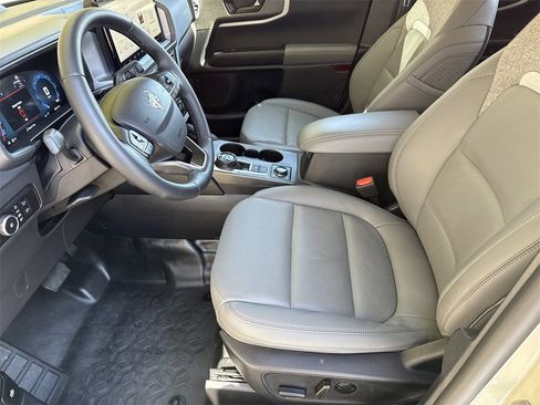 Used 2025 Ford Bronco Sport Badlands image 9