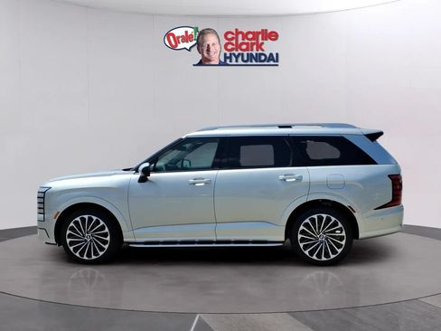 New 2026 Hyundai Palisade Calligraphy FWD image 2