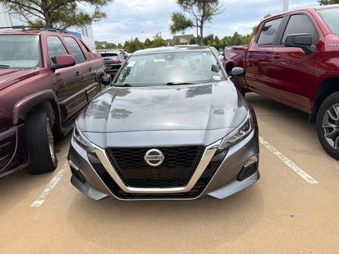 Used 2021 Nissan Altima 2.5 SR FWD image 2