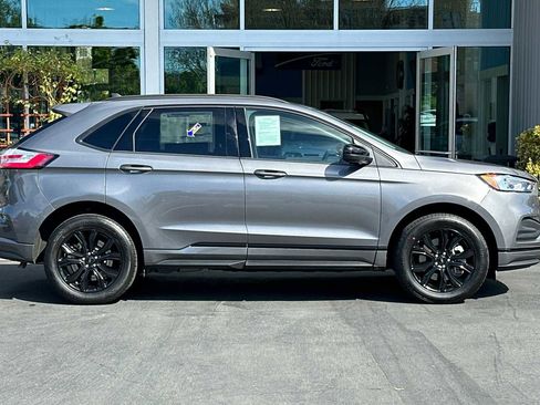 New 2024 Ford Edge SE w/ Black Appearance Package image 3