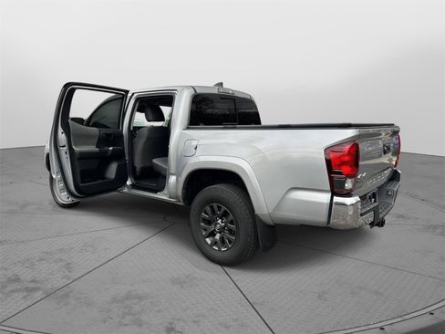 Used 2022 Toyota Tacoma SR5 image 32