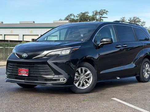 Certified 2024 Toyota Sienna XLE FWD image 41
