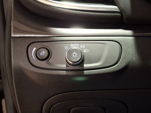 Certified 2022 Buick Encore Preferred w/ Safety Package AWD/4WD image 27
