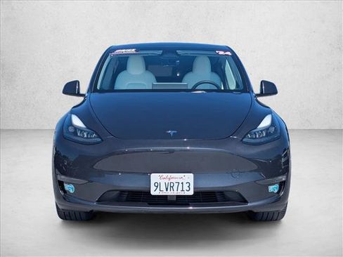 Used 2024 Tesla Model Y Long Range AWD/4WD image 2