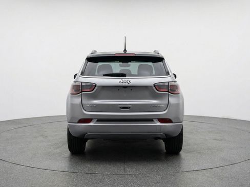Used 2025 Jeep Compass Trailhawk AWD/4WD image 7