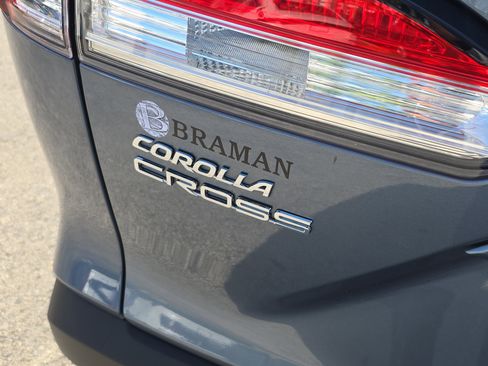 Used 2024 Toyota Corolla Cross L image 8