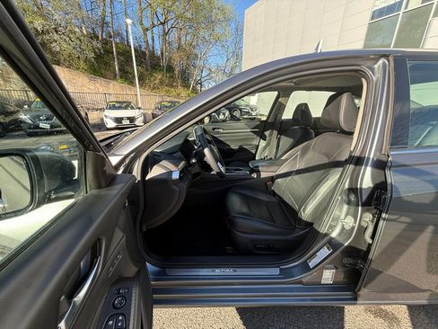 Used 2019 Nissan Altima 2.5 Platinum AWD/4WD image 16