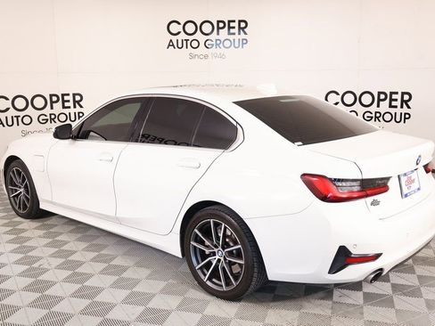 Used 2021 BMW 330e w/ Convenience Package image 24