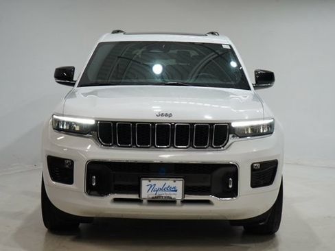 Used 2023 Jeep Grand Cherokee L Overland w/ Luxury Tech Group IV AWD/4WD image 2