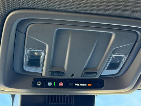 Used 2025 GMC Sierra 1500 SLT image 23