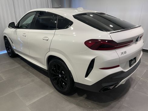 Used 2025 BMW X6 xDrive40i w/ Climate Comfort Package image 5