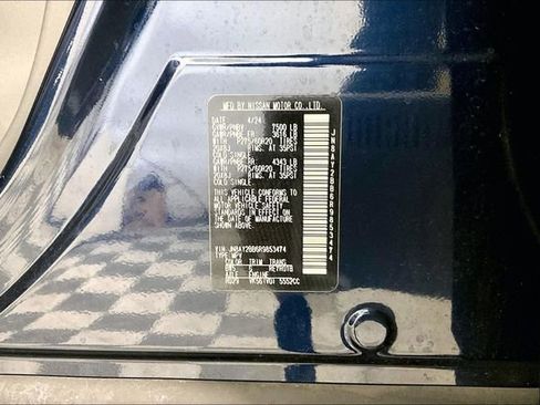 Used 2024 Nissan Armada SL w/ Captain's Chairs Package image 33