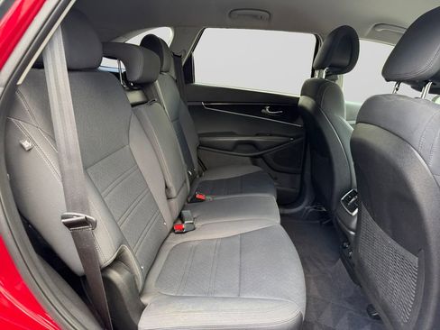Used 2016 Kia Sorento AWD w/ LX Convenience Package image 18
