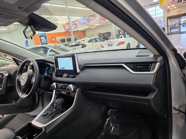 Used 2025 Toyota RAV4 XLE AWD/4WD image 9