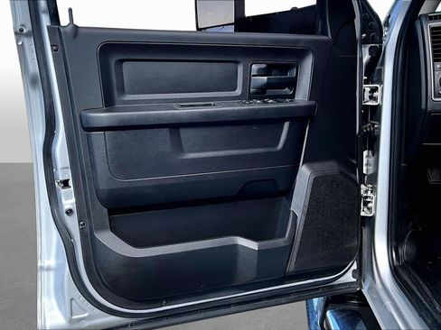 Used 2018 RAM 2500 Tradesman w/ Chrome Appearance Group AWD/4WD image 17