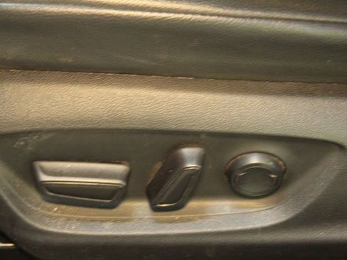 Used 2019 Toyota Camry SE image 15