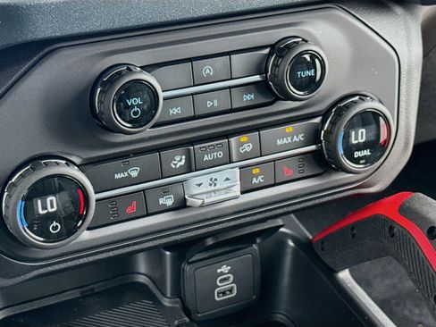 New 2026 Ford Bronco Heritage Edition AWD/4WD image 12