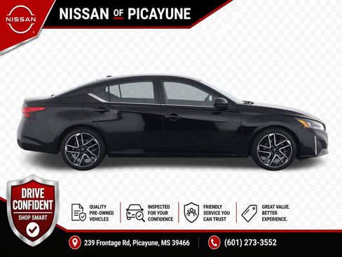 Used 2025 Nissan Sentra SR FWD image 9
