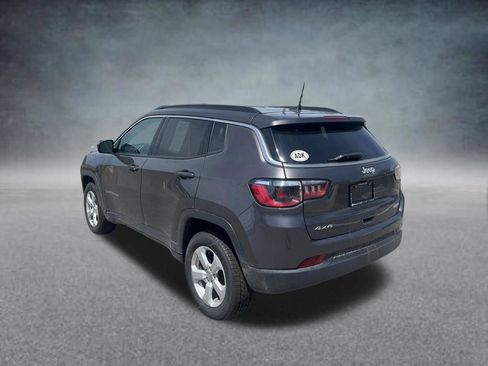 Used 2021 Jeep Compass Latitude w/ Convenience Group AWD/4WD image 3