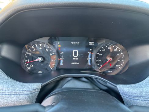 Used 2025 Jeep Compass Latitude image 35