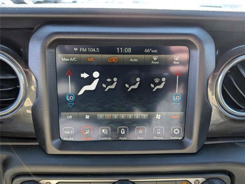 Used 2020 Jeep Wrangler Unlimited Sahara image 27