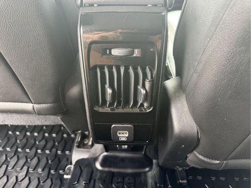 Used 2022 Jeep Compass Limited AWD/4WD image 13