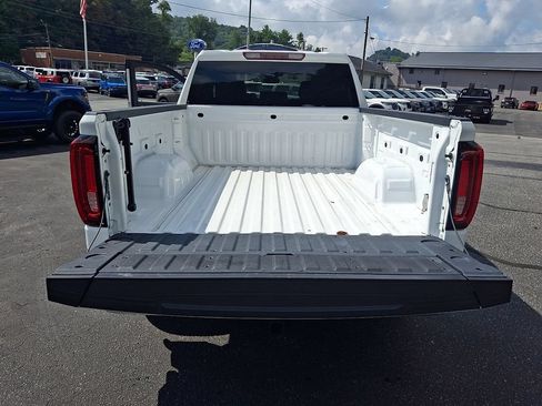 Used 2024 GMC Sierra 1500 SLT AWD/4WD image 29