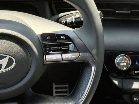 Used 2025 Hyundai Elantra Sport FWD image 9