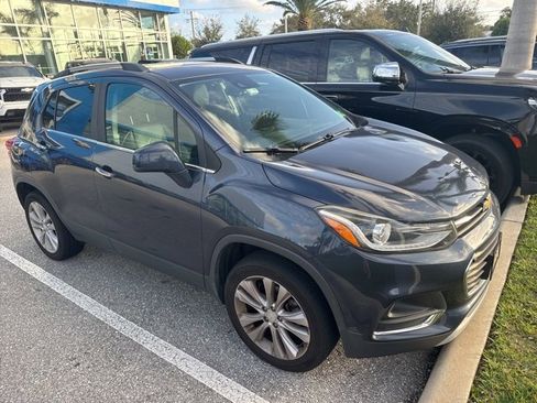 Used 2018 Chevrolet Trax Premier image 2