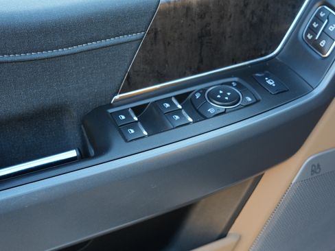 Used 2024 Ford F350 Lariat w/ Black Appearance Package image 20