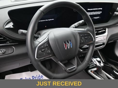Used 2025 Buick Envista Avenir FWD image 10